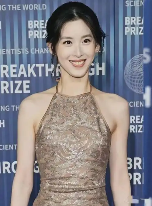 奶茶妹妹面相变了!没有以前清纯了!