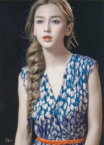 angelababy19岁的混血嫩模妆放到现在是什么水平?咋都在模仿她?