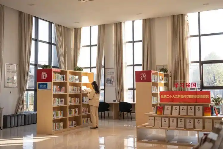 00--19:00(午间不休)地址:肥西县上派镇综合文化站阅读空间位于上派镇