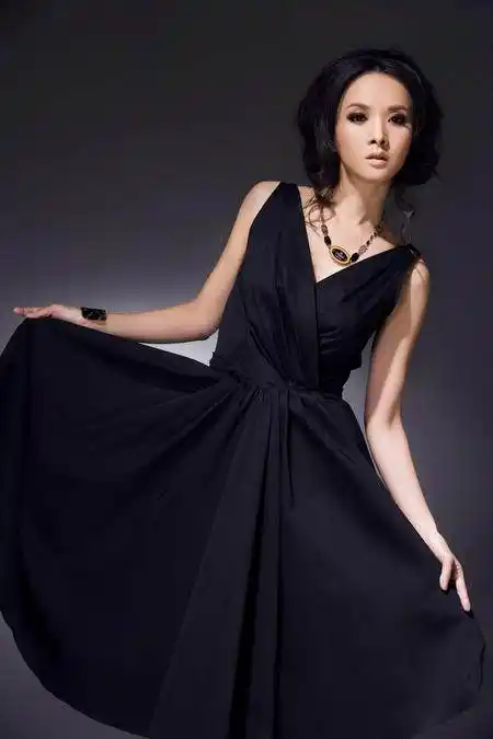 资料图片:国家话剧院女演员--谢兰