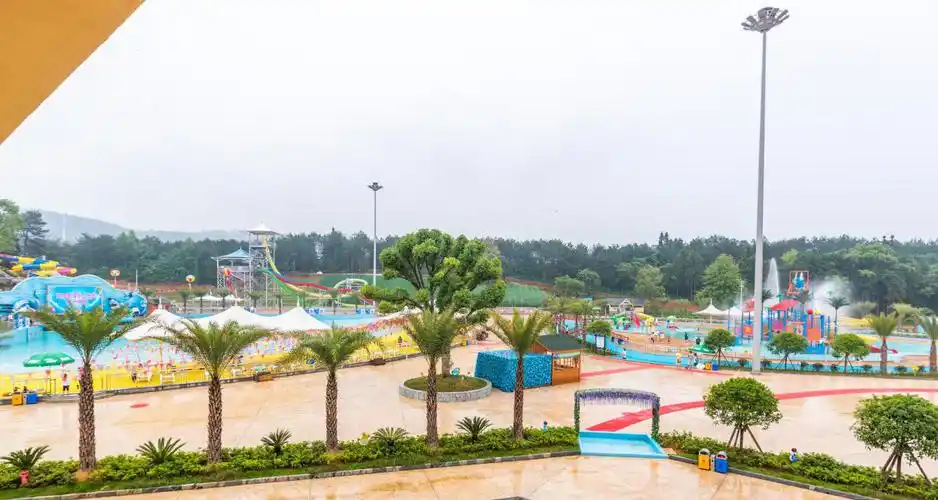 西海水上乐园正式开业夏天快来这里玩水