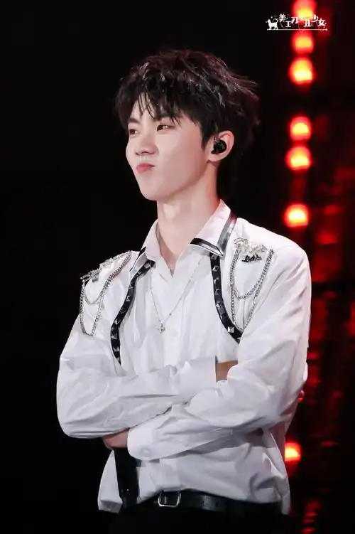 p3有一个嘟嘴帅哥97下次见@时代少年团队长-马嘉祺230502海口理想之