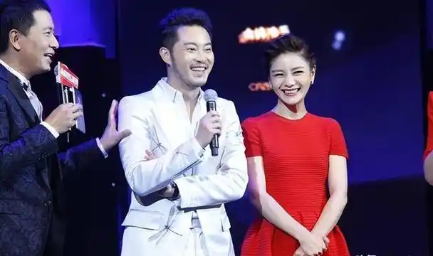 到了第二天,他觉得老婆肯定气得够呛,等自己醒了才把老婆从黑名单里放