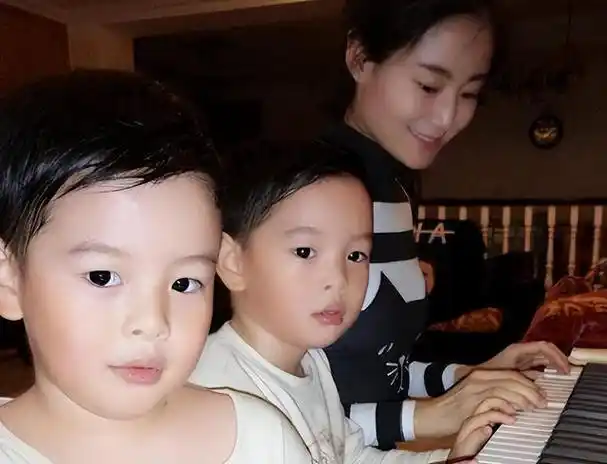 结语王媛可的坚持,王雨对感情的认真和真挚,都让我们看到了爱情