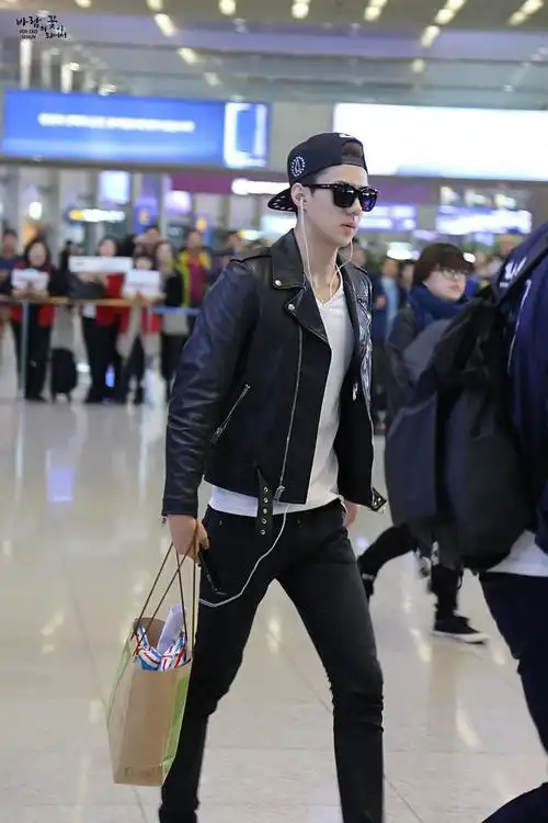 吴世勋机场 私服 sehun