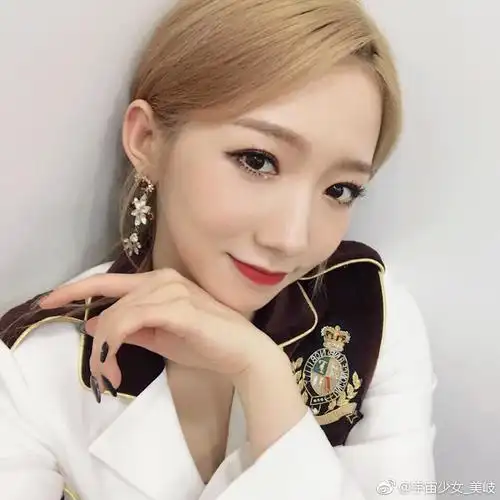 创造101 小姐姐 孟美岐