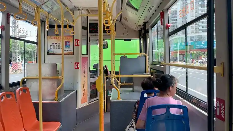 「不美妙的车内布局 美妙的松正4混动系统」南宁邕城公交k209路3289号