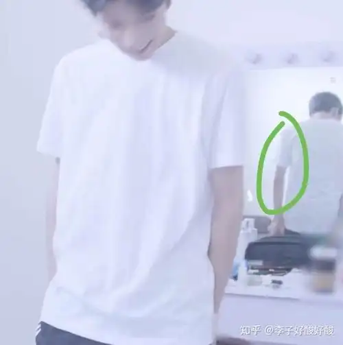 首先,谢谢题主给我一个安利王源白嫩嫩胳膊的机会,虽然舍不得,但好登