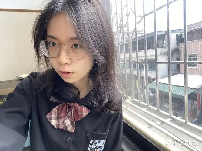 有没有高度近视也漂亮的女孩子呀? - 知乎