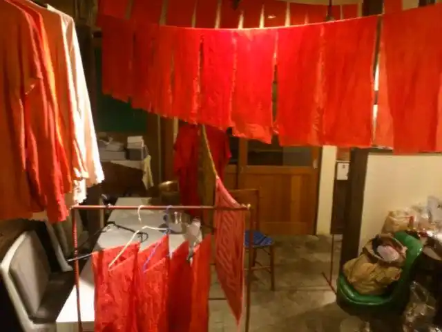 直至如今,「茜」仍可做「红色」解.