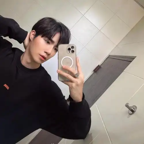 李海海美图更新 自拍