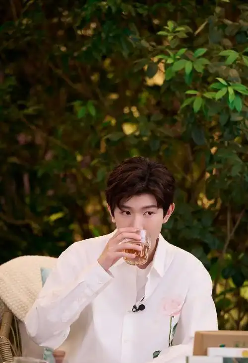 王源全新创作ep叮叮猫儿##王源23岁且放青山远