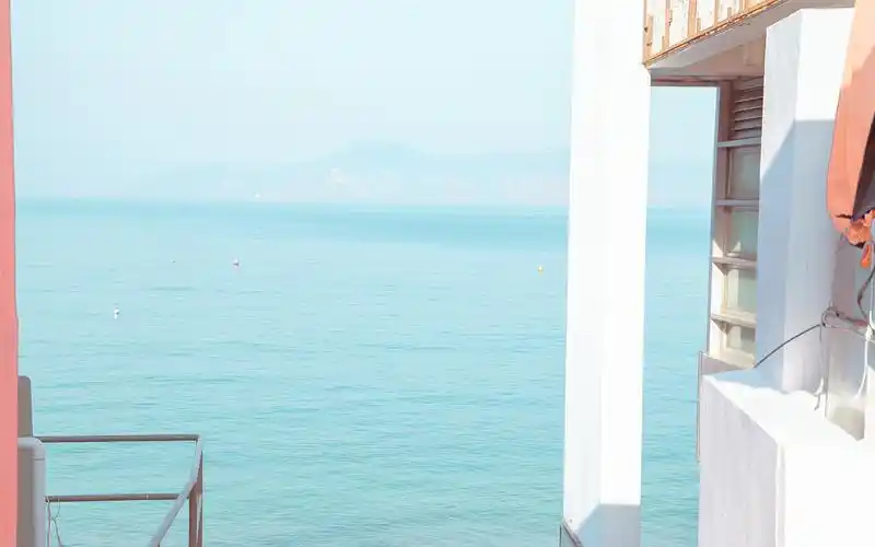 港口城市特色风景高清电脑壁纸