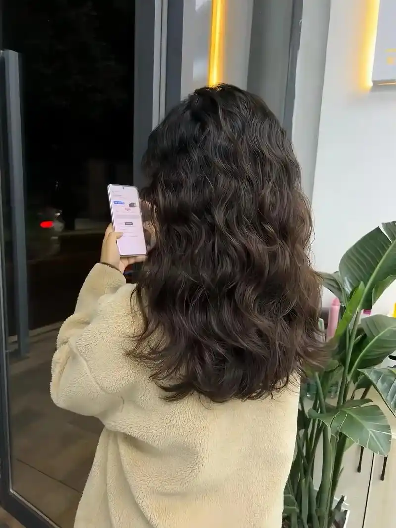 烫发推荐 #女生头发少适合烫什么发型