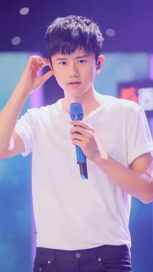 张杰:普通家庭出身却成为乐坛一哥,他是如何一步一步走向成功的