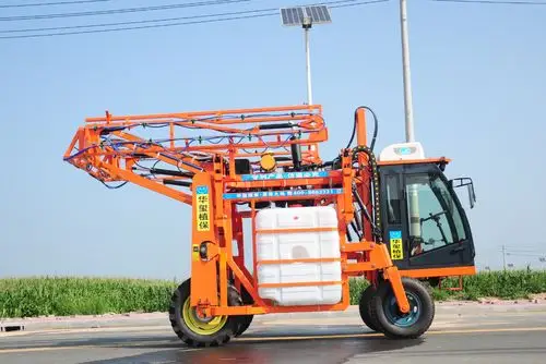 华玺玉米打药机批发玉米喷药机械厂家自走式农用车大型打药车价.