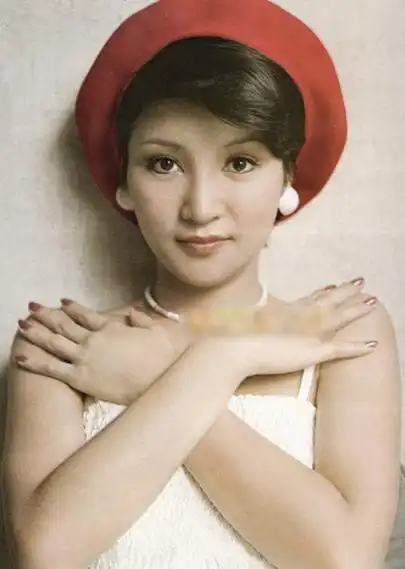 港台星闻 >> 正文狄波拉年轻好漂亮 狄波拉年轻时候的照片,80年代香港