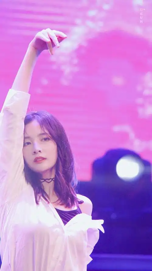 赵粤长发赵粤漂亮