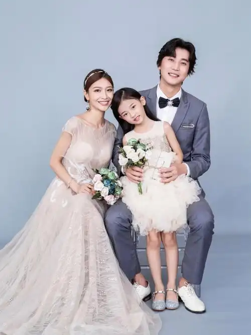 三个人的婚纱全家福77必须甜蜜翻倍06