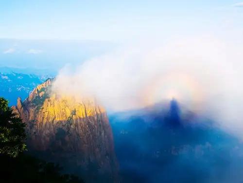 佛光普照,神奇的光学现象,难得一见!