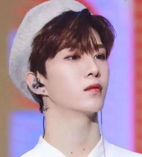 某些角度的范丞丞和李溪芮