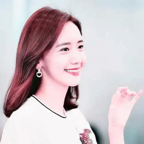 9月21日 10:47   关注  林允儿 头像 爱豆 评论 收藏