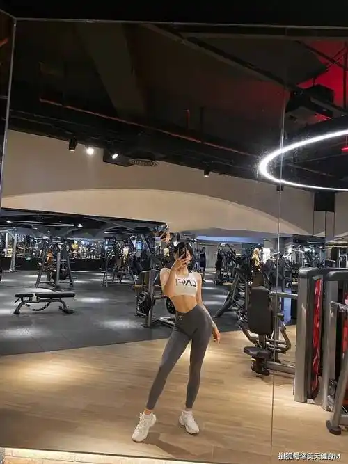 原创1米78cm刘太阳cosplay蜘蛛侠130斤微胖身材谁能扛得住