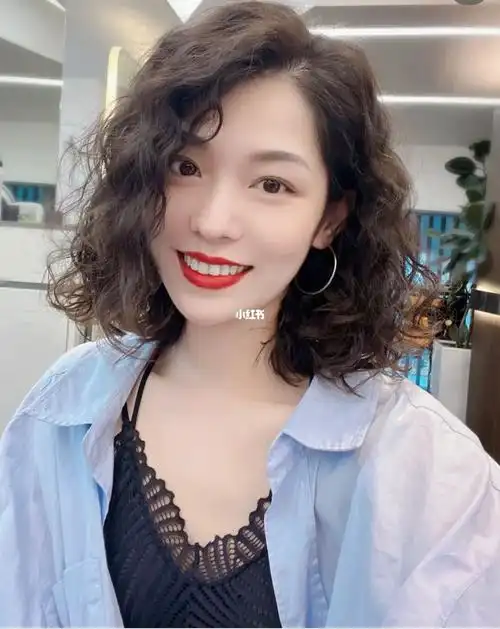 中长发这烫也太好看了8,港风法式烫发 中长发女生不能错过的懒人烫发