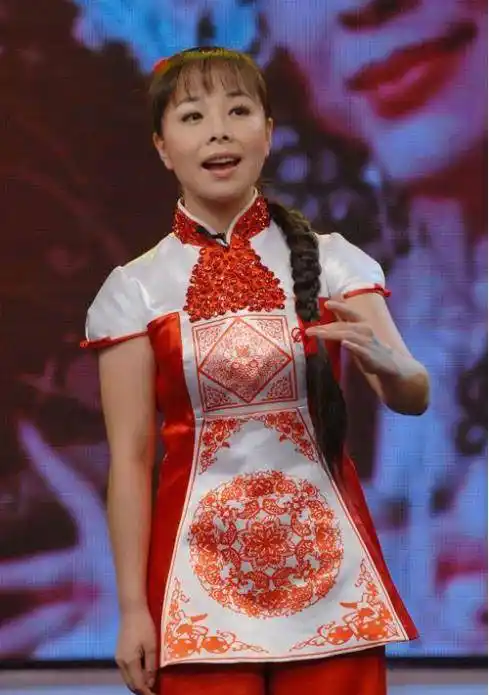 她是北京歌剧舞剧院国家一级演员因星光大道走红今成这样