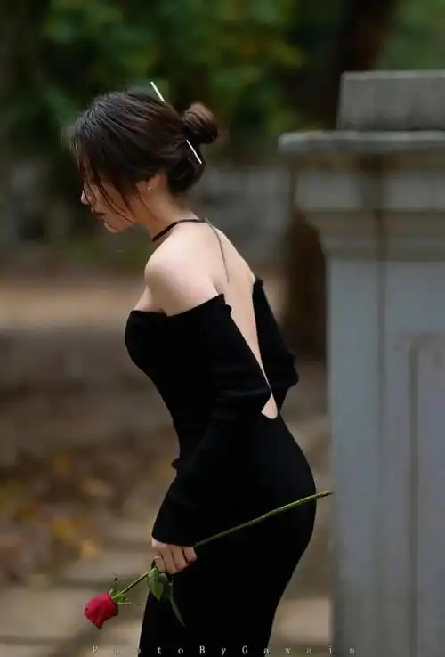 黑白伤感风景图,黑白伤感图片大全 意境(人像摄影:黑色的忧伤)