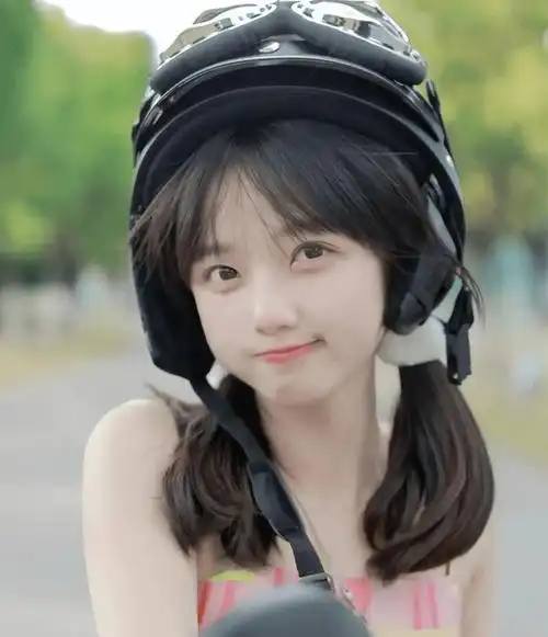 南大出现美女校花,长相甜美可爱神似王冰冰,网友:心动的感觉_大学