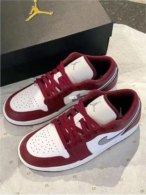 过年06必须要买的酒红色aj