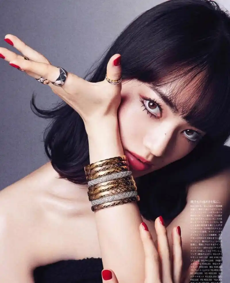 小松菜奈xchanel/《vogue》日本版六月刊,作为香奈儿品牌形象大使的她