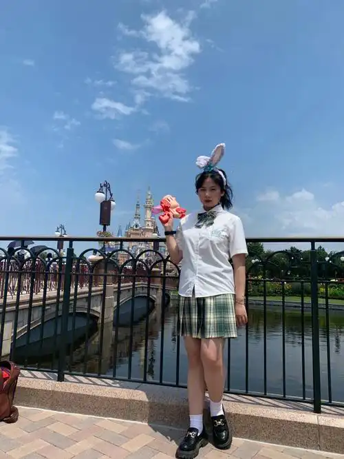 155cm105斤微胖小个子迪士尼穿搭