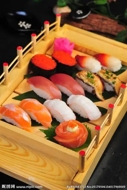 寿司拼盘图片