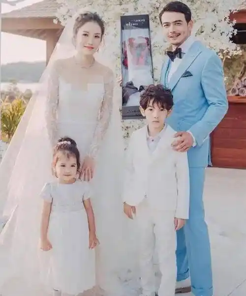 荧幕女神王黎雯:巅峰时下嫁杨烁后,她的牺牲远比我们想得多_北京_毕业