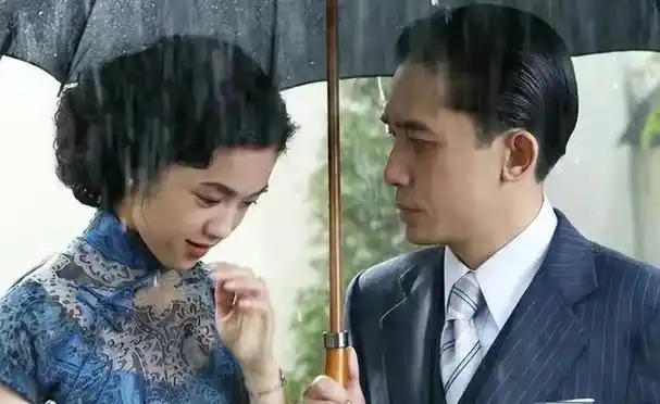 激荡情史汤唯4段感情9个男人如今的她证实梁朝伟没说错