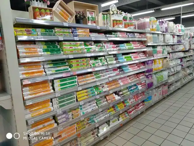 博仁店家庭用品一次性用品陈列