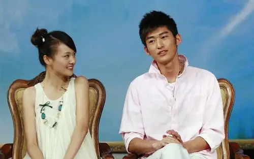 郑爽新男友张恒又是渣男?和爽妹子恋爱还和前任藕断丝连?