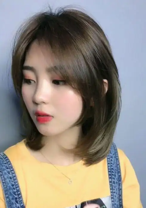 网红气垫烫中短发