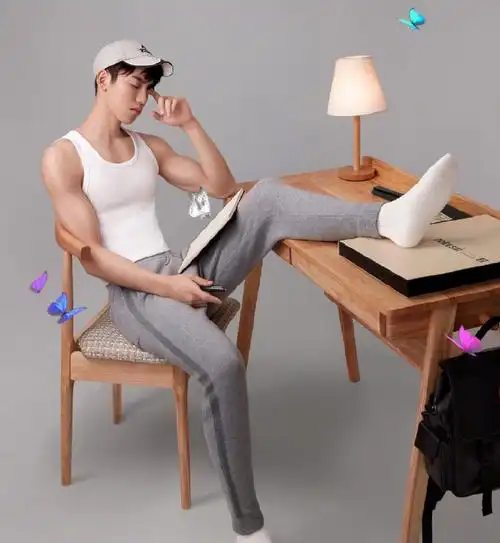 王子异肌肉线条