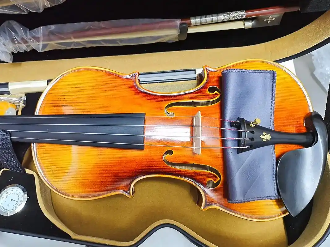 小提琴钢琴 #小提琴 手工琴发货实拍 - 抖音