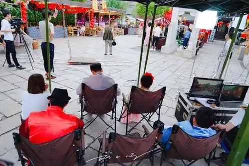 在横店影视城旅游,到处都能见到拍戏的剧组,你以为都是真的吗?