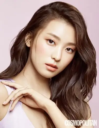 组图:sistar尹宝拉最新画报公开 尽显女性优雅成熟美 : 尹宝拉为某