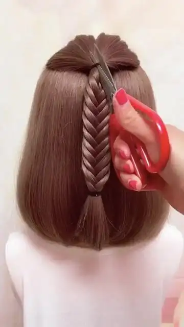 短发也能扎出鱼骨辫,你学会了吗