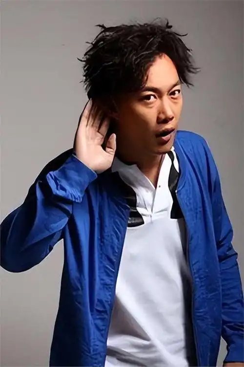 看到陈奕迅被缝30多针亮相,我才终于明白,他的人生有这么夸张!