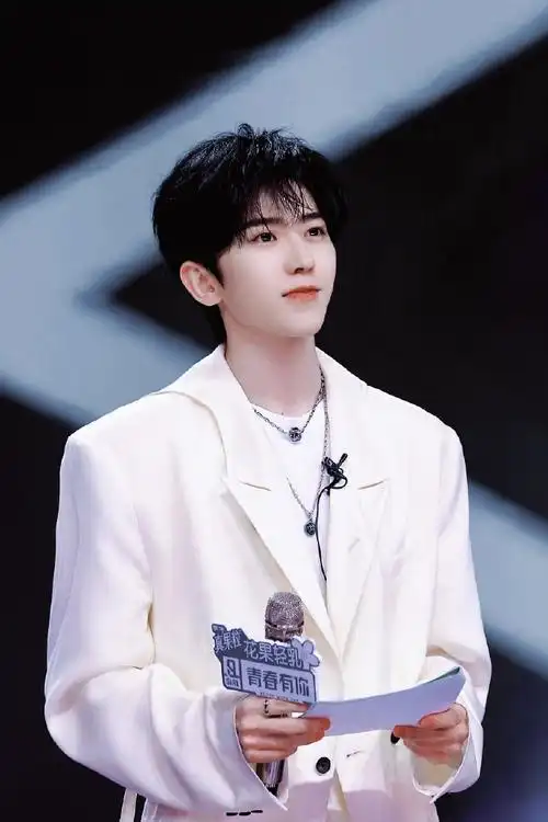 蔡徐坤2021个人巡回演唱会