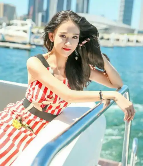 44岁陈乔恩嫁入豪门不生孩子被宠成公主13天没吃碳水引争议