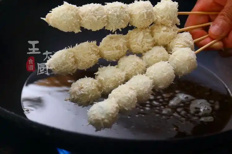 香炸孜然鹌鹑蛋,超好吃的小串串,简单易做又美味,孩子超喜欢