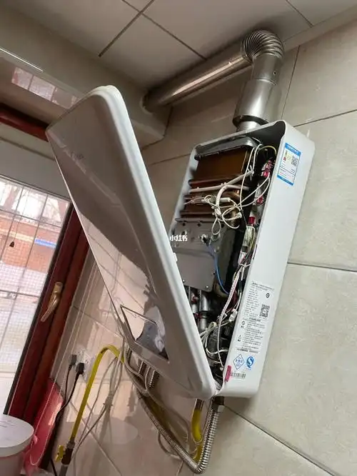 慎重!美的燃气热水器爆燃